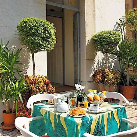 Santa Lucia فندق