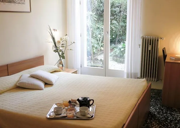 Szálloda Santa Lucia *