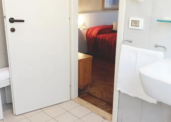 Szálloda Santa Lucia *