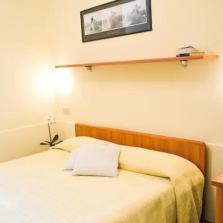 Santa Lucia Ξενοδοχείο *