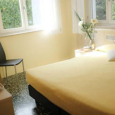 Santa Lucia Ξενοδοχείο *