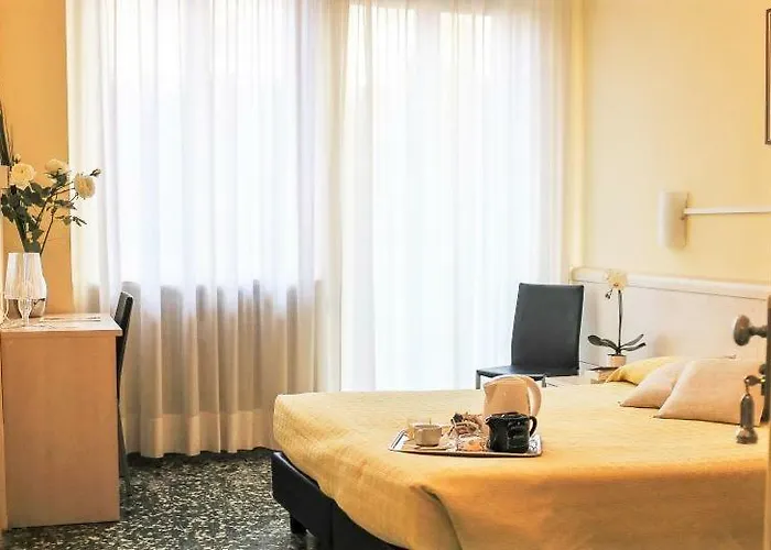 Santa Lucia Hotel